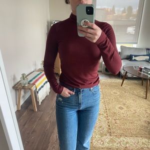 Madewell fine ribbed maroon/berry red turtleneck